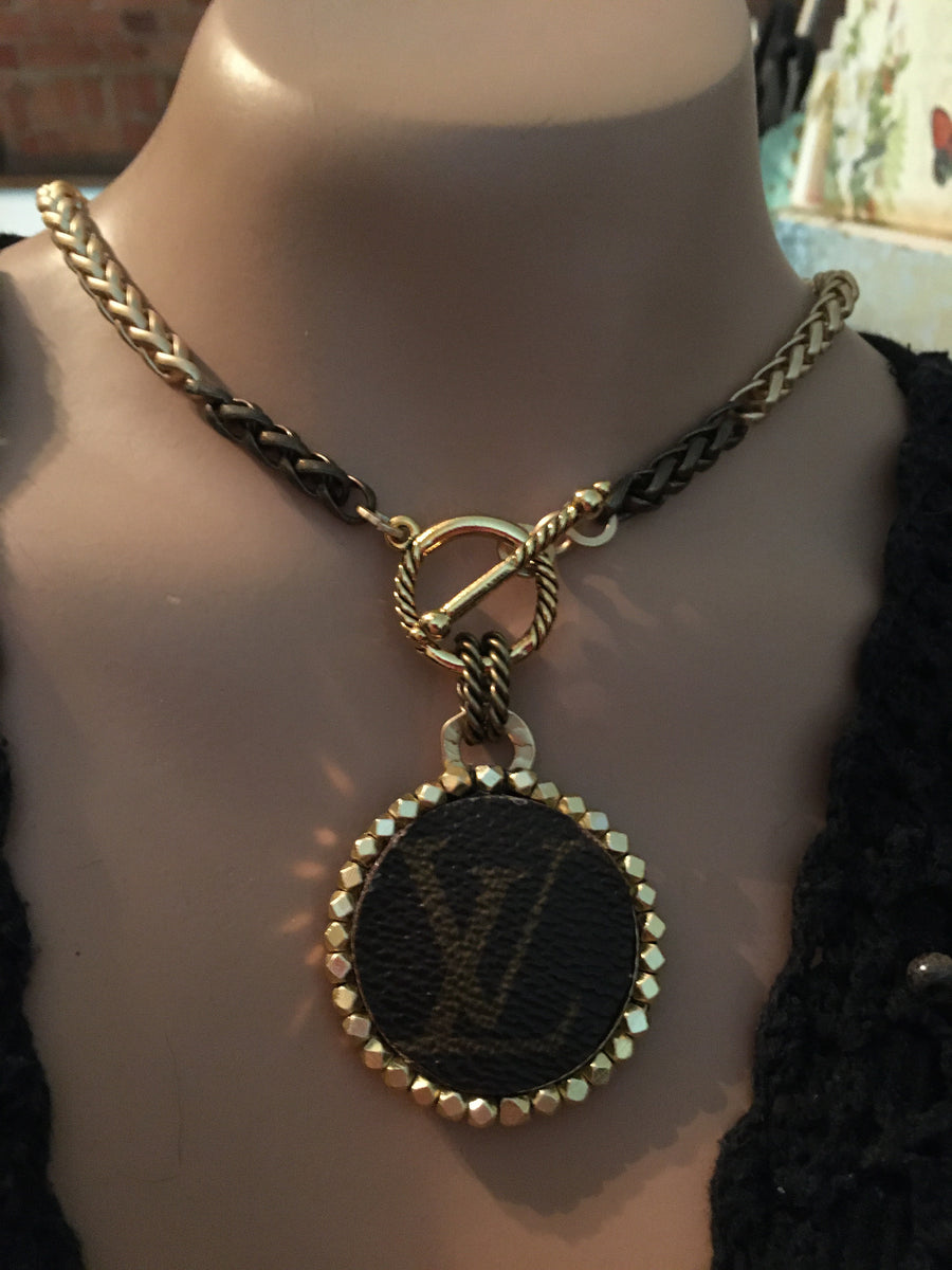 1.5 Louis V Leather & Gold Necklace – suewoojewels